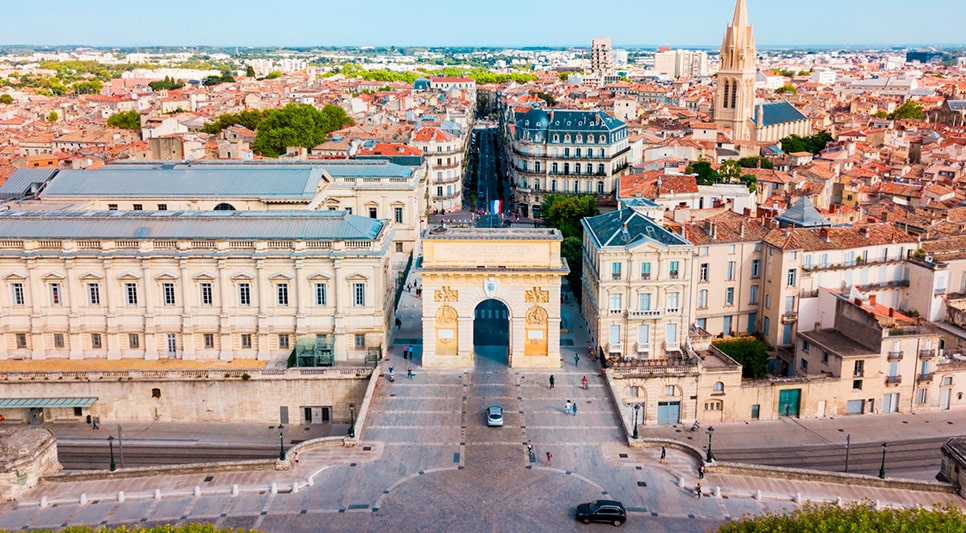 Réservation chauffeur privé à Montpellier - Transferts aéroport et gare à Montpellier - Chauffeur privé à Montpellier Golden Cab