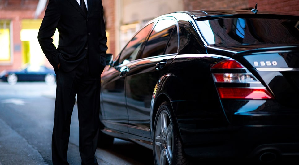 Réservation chauffeur privé à Montpellier - Transfert aéroport Montpellier - Réservation chauffeur privé Montpellier - Réservation de chauffeur VTC à Montpellier